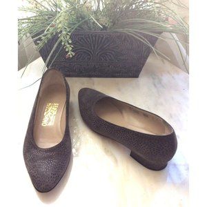 Salvatore Farragamo Gray Suede Puter Black dots Speckled Small Heels Pump Sz 9B